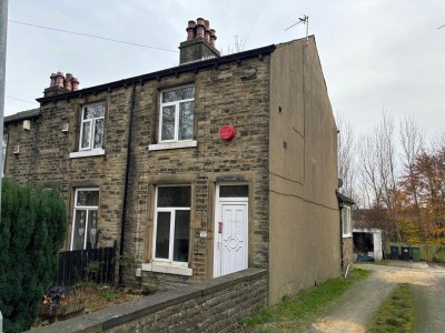 View full details for Sunningdale Road, Huddersfield