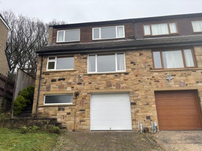 View full details for Cranwood Drive, Huddersfield