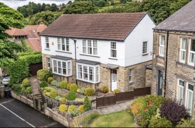 View full details for Allison Drive, Huddersfield, HD2