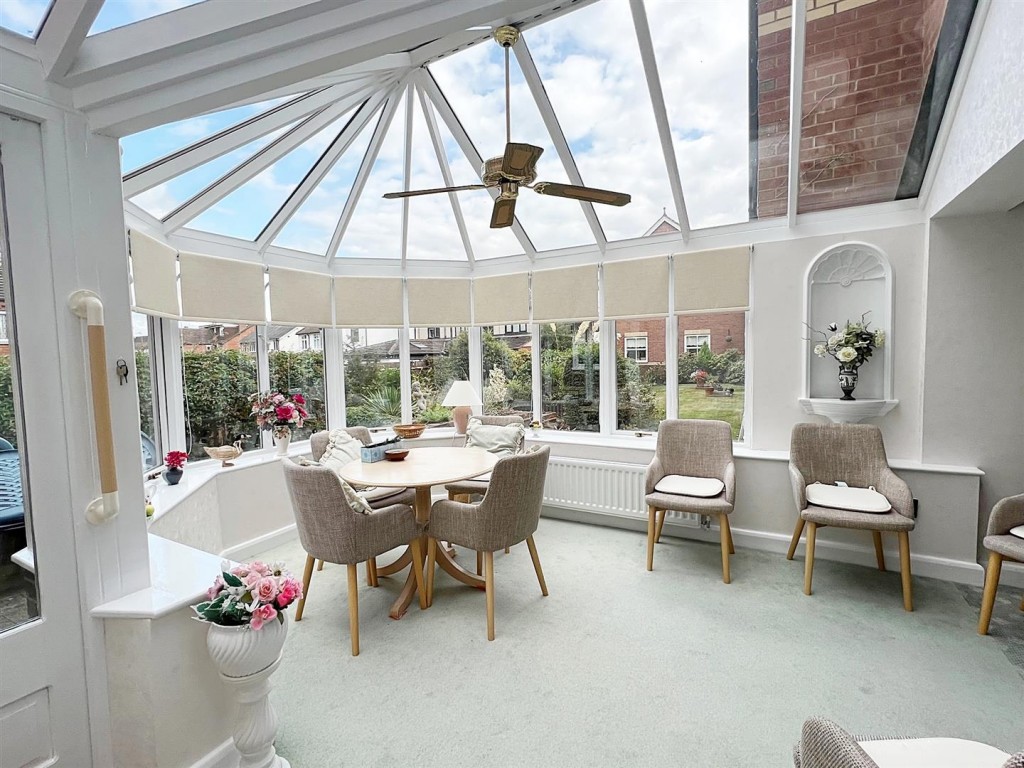 Moorlands Lodge, Moorlands Avenue, Kenilworth