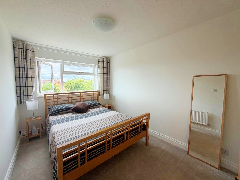 Howard Walk, Warwick