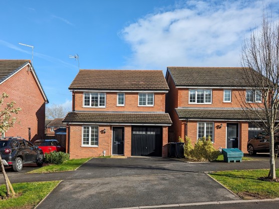 Henderson Road, Warwick