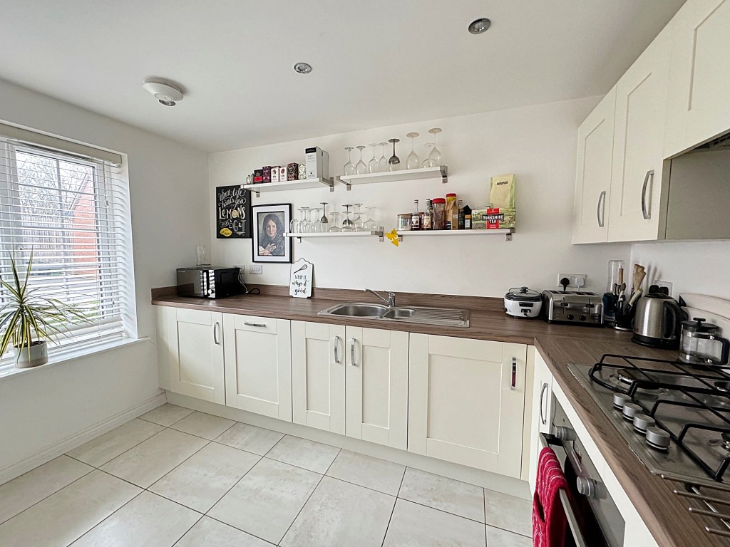 Henderson Road, Warwick