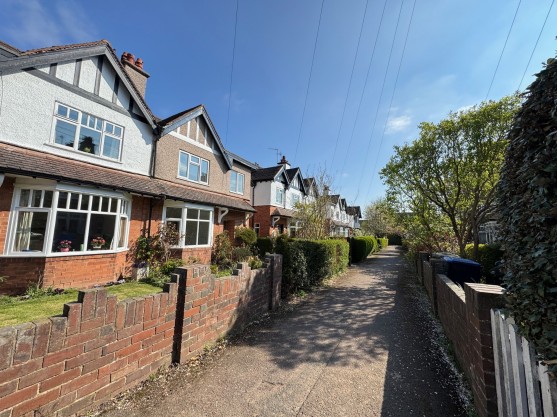 Avenue Road, Kenilworth
