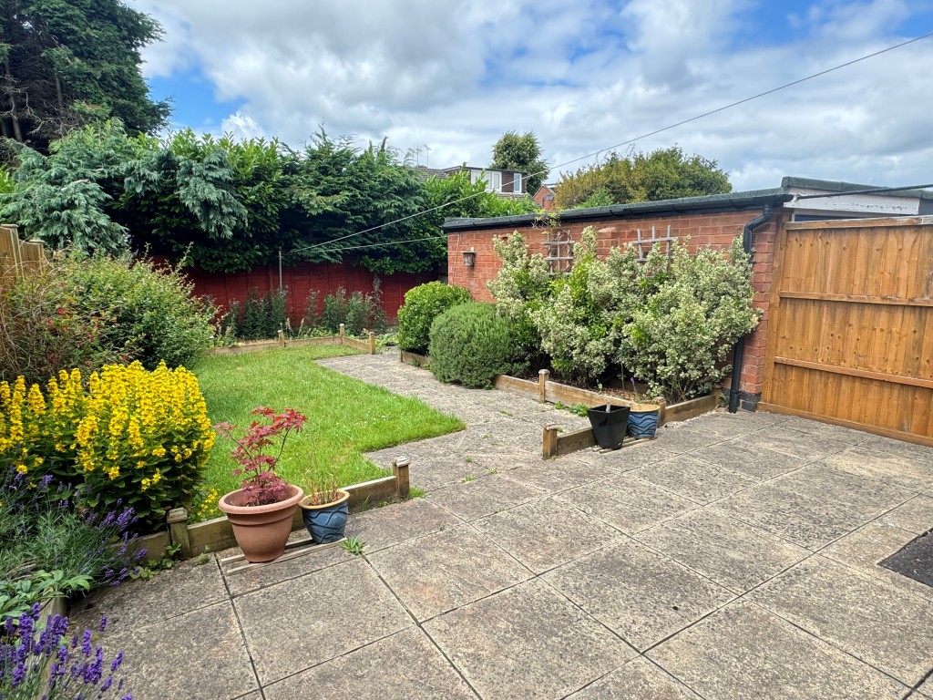 Laburnum Avenue, Kenilworth
