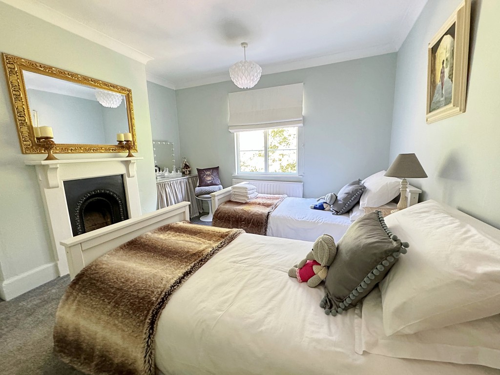 Castle Grove, Kenilworth