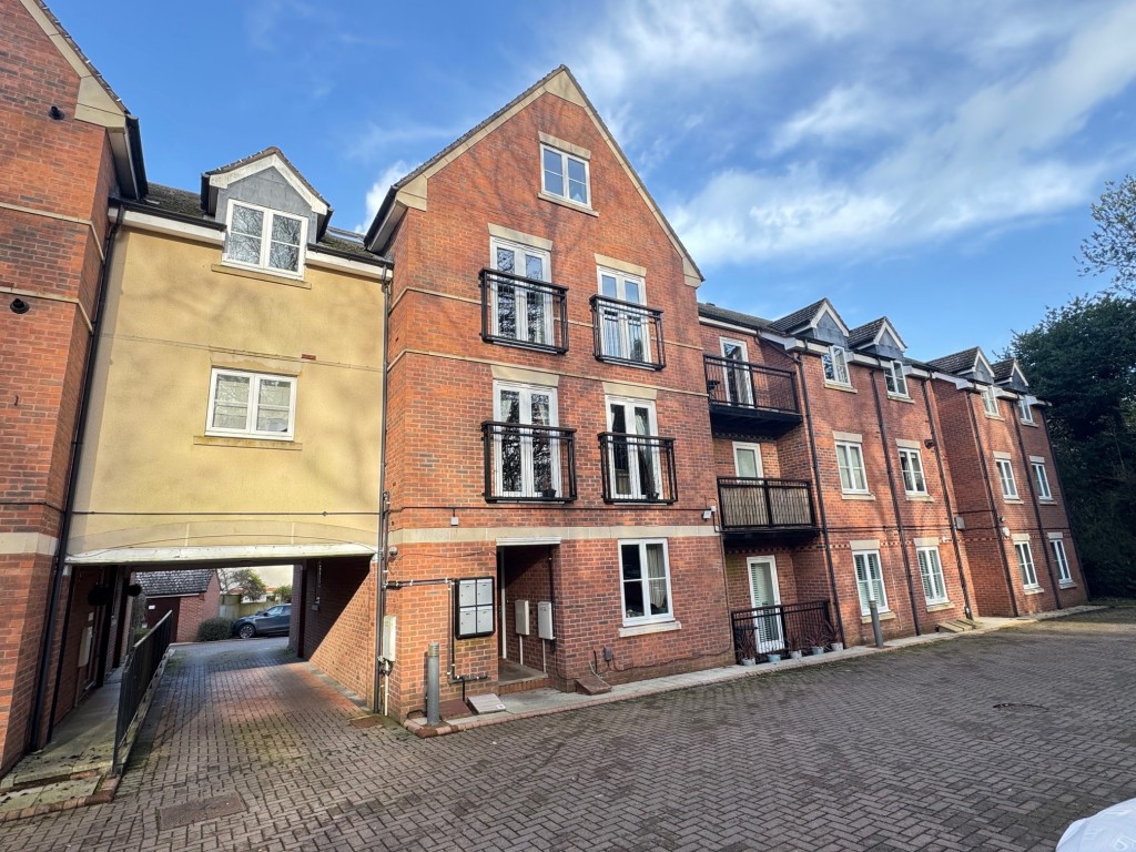 Fennyland Lane, Kenilworth