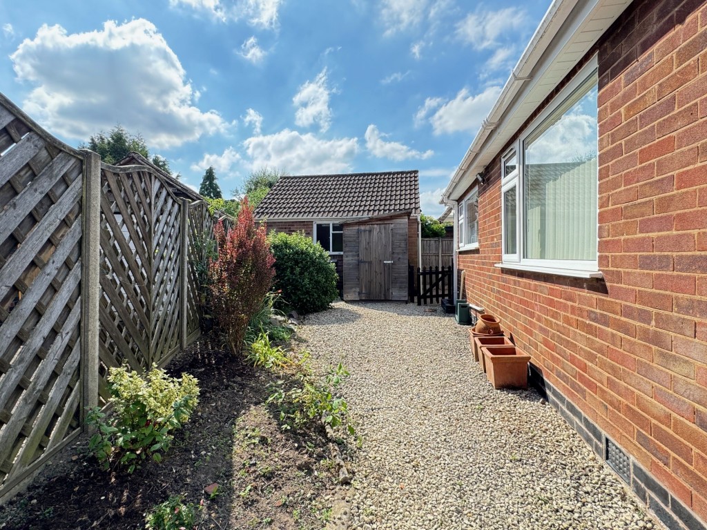 Newfield Avenue, Kenilworth