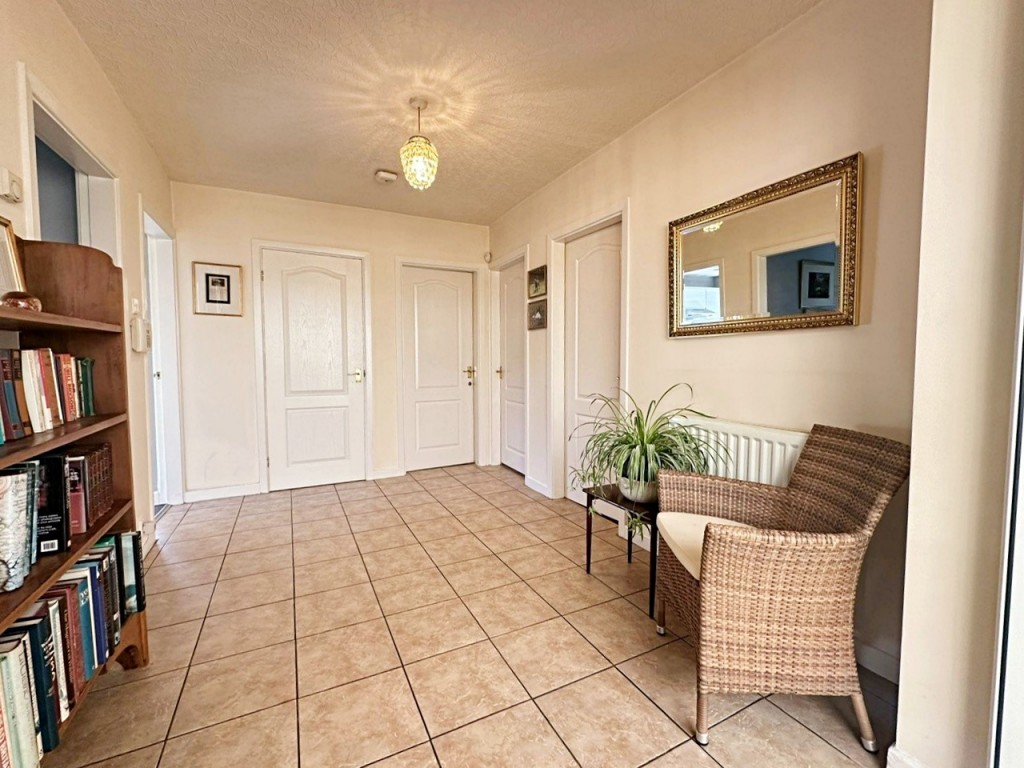 Newfield Avenue, Kenilworth