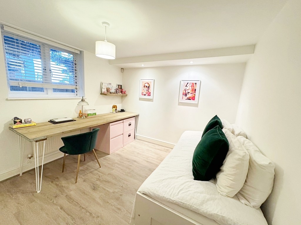 Mulberry Court, Kenilworth