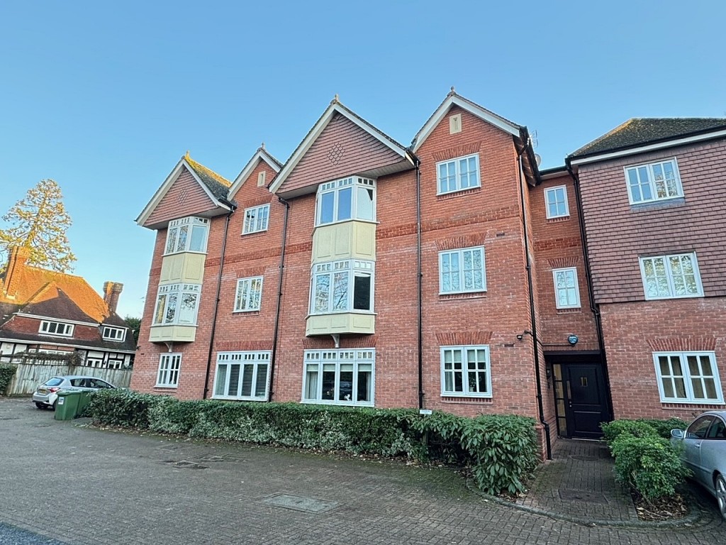 Mulberry Court, Kenilworth