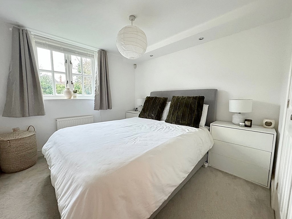 Mulberry Court, Kenilworth