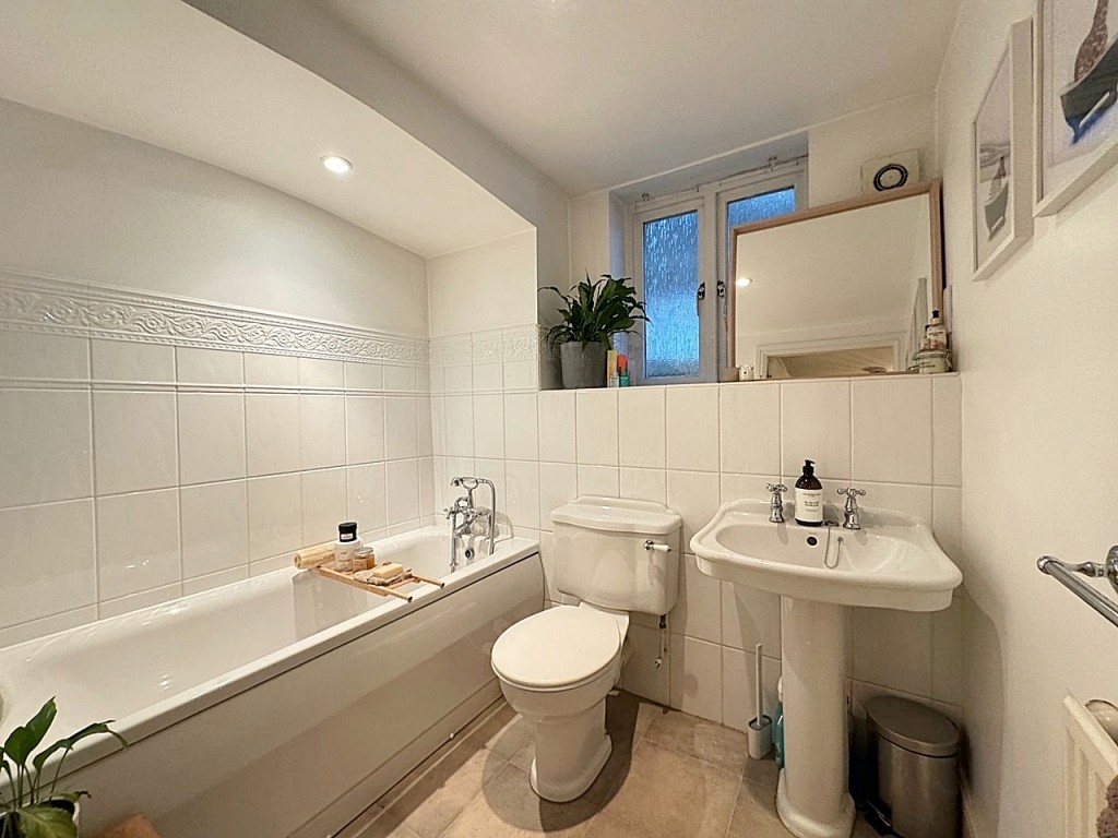 Mulberry Court, Kenilworth