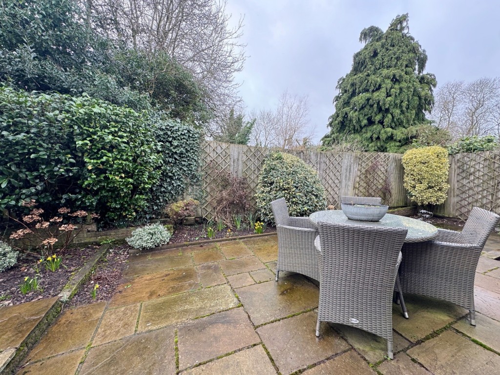 Elizabeth Way, Kenilworth