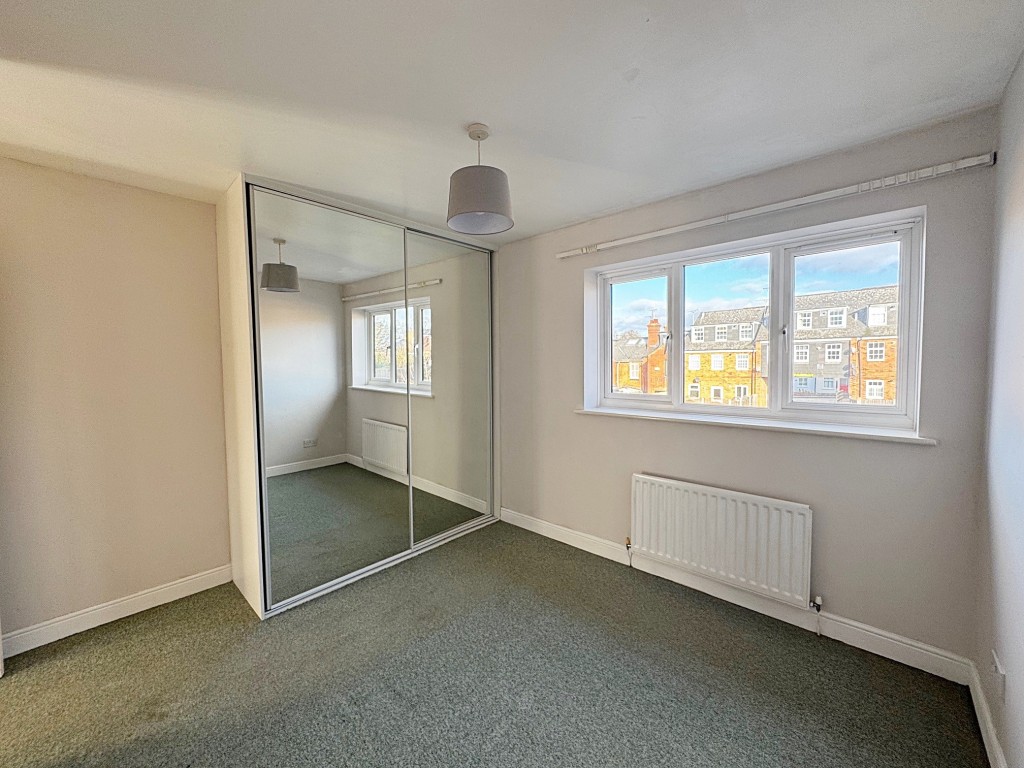Castle Court, Kenilworth