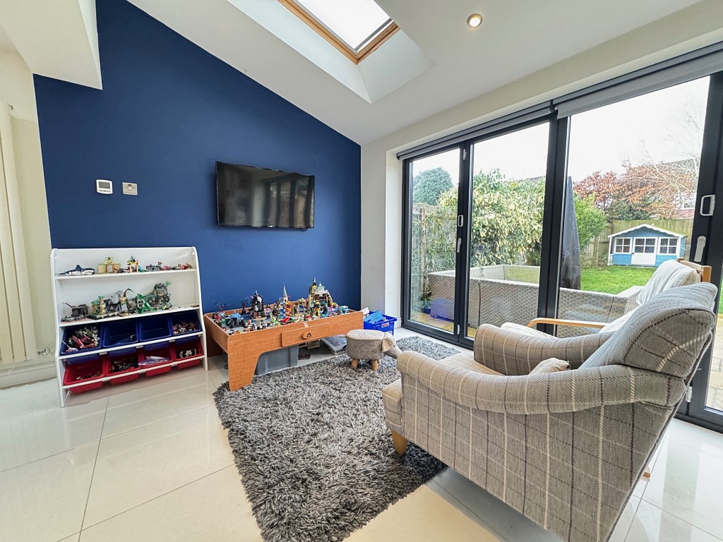 Blackthorn Road, Kenilworth