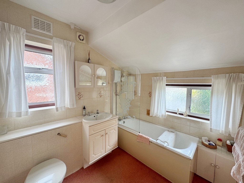 Priorsfield Road, Kenilworth
