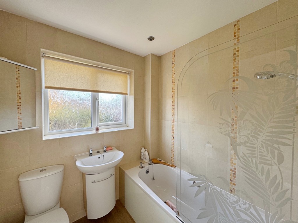Harlech Close, Kenilworth
