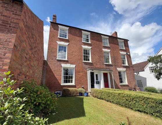 Warwick Road, Kenilworth
