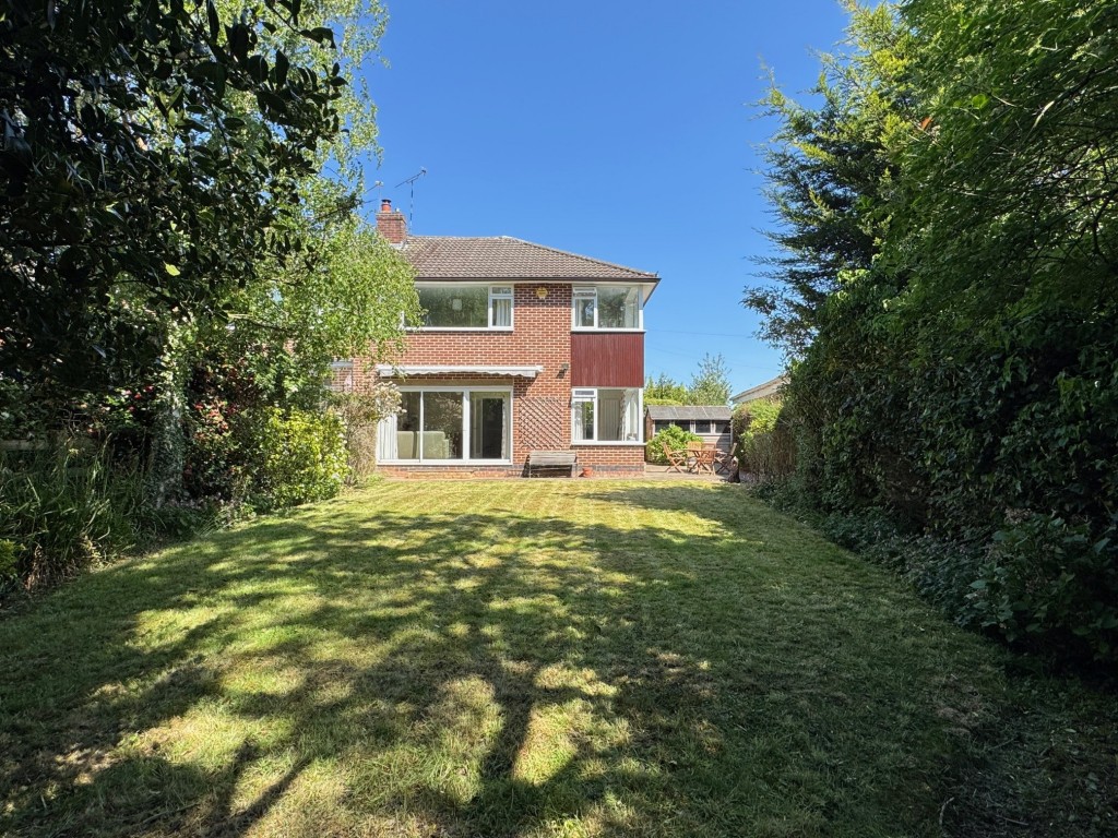 Lindsey Crescent, Kenilworth