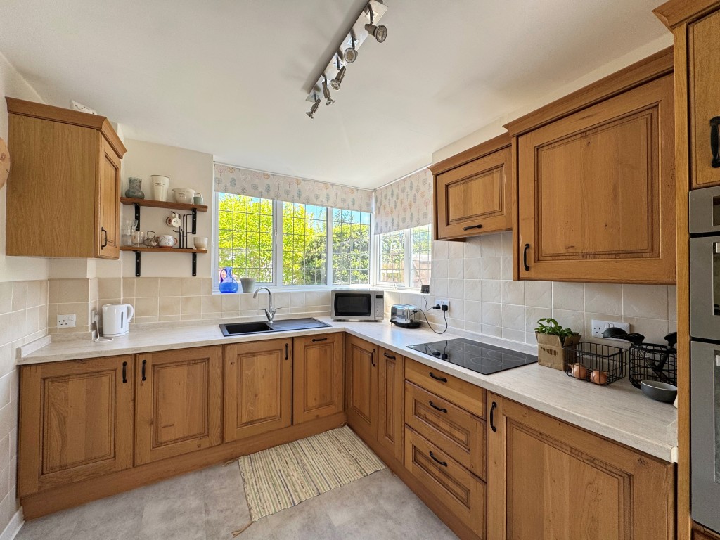 Lindsey Crescent, Kenilworth