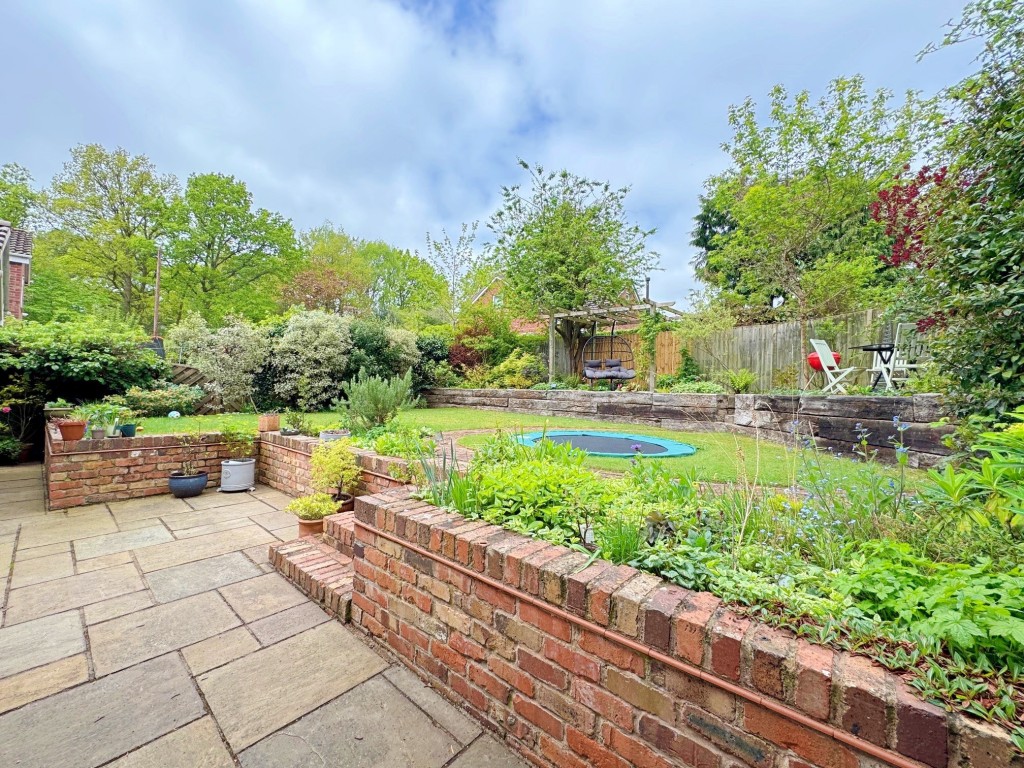 Highland Road, Kenilworth