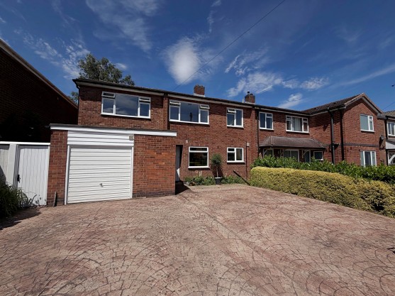 Fishponds Road, Kenilworth