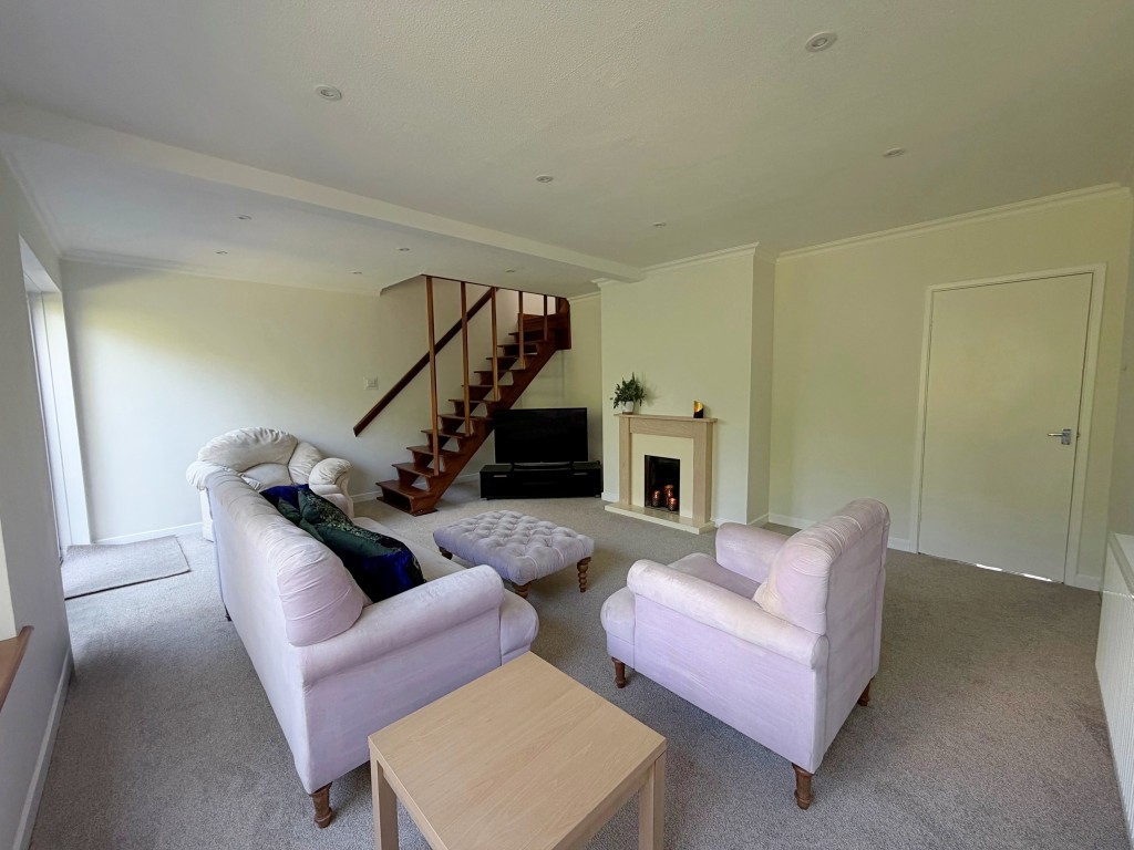 Fishponds Road, Kenilworth