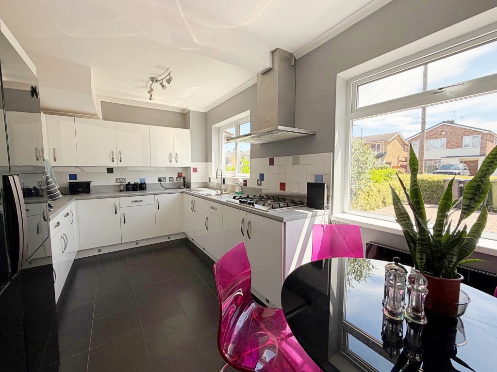 Fishponds Road, Kenilworth
