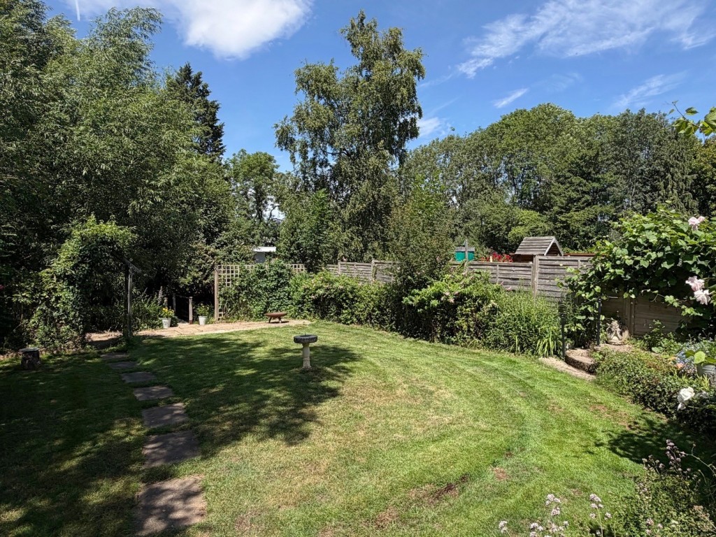 Fishponds Road, Kenilworth