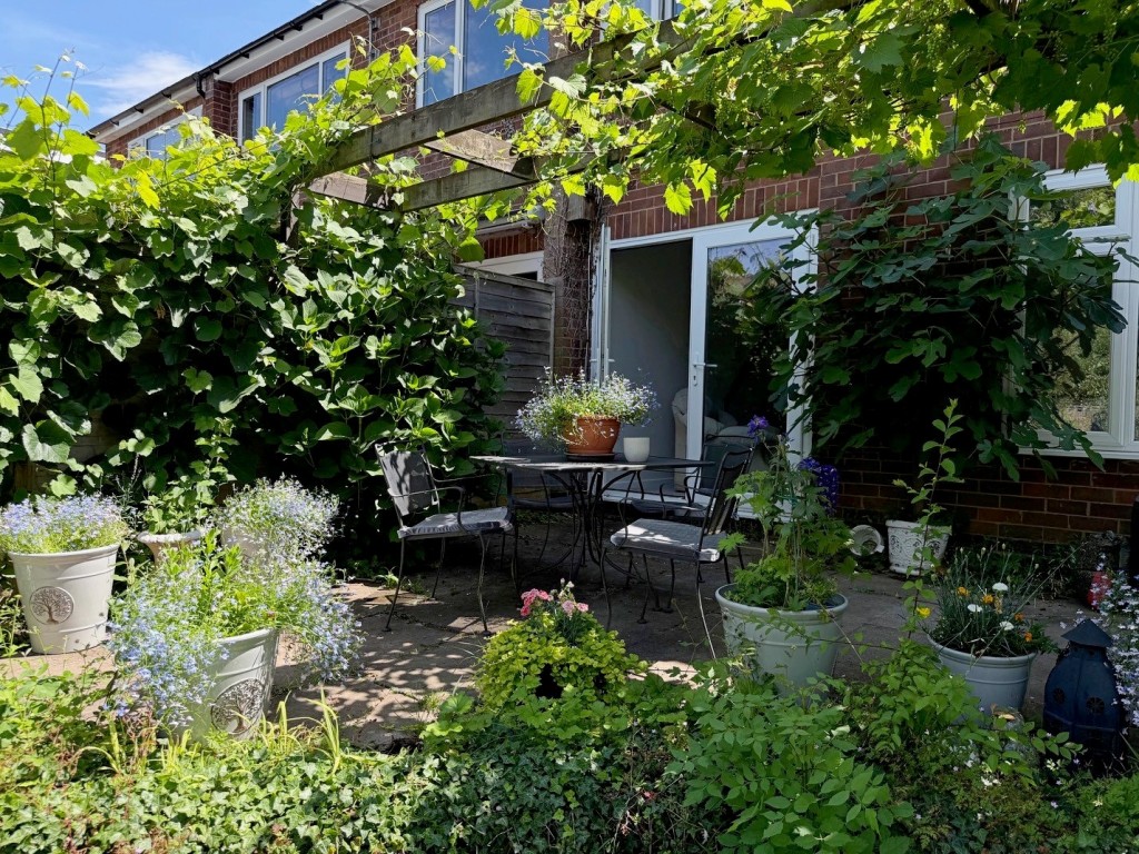 Fishponds Road, Kenilworth