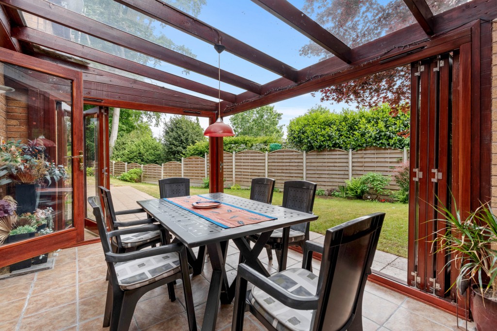 Hawkesworth Drive, Kenilworth