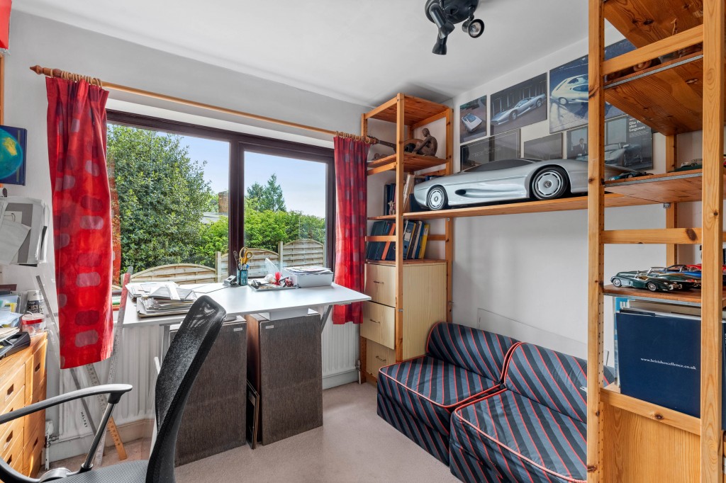 Hawkesworth Drive, Kenilworth