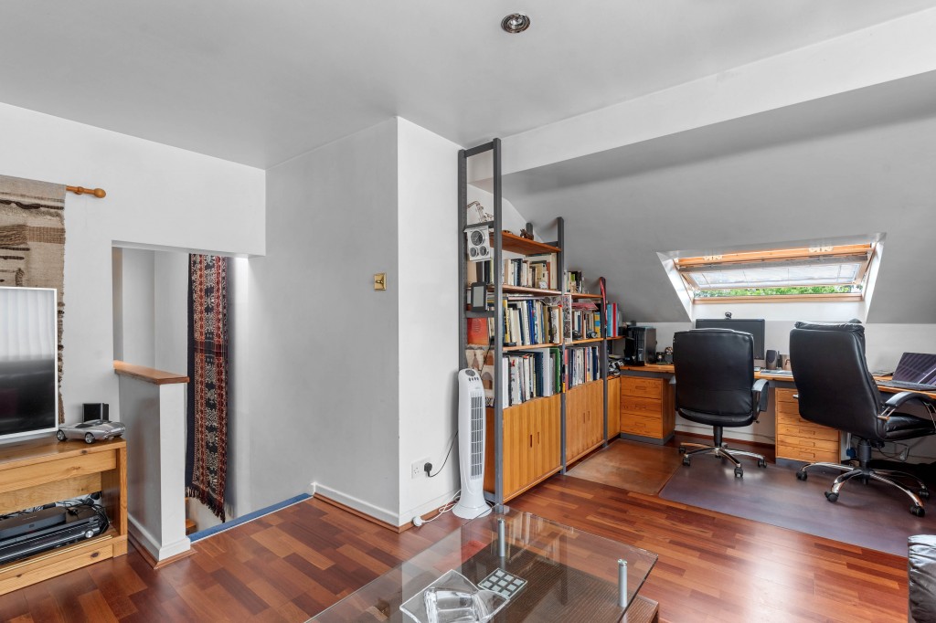 Hawkesworth Drive, Kenilworth