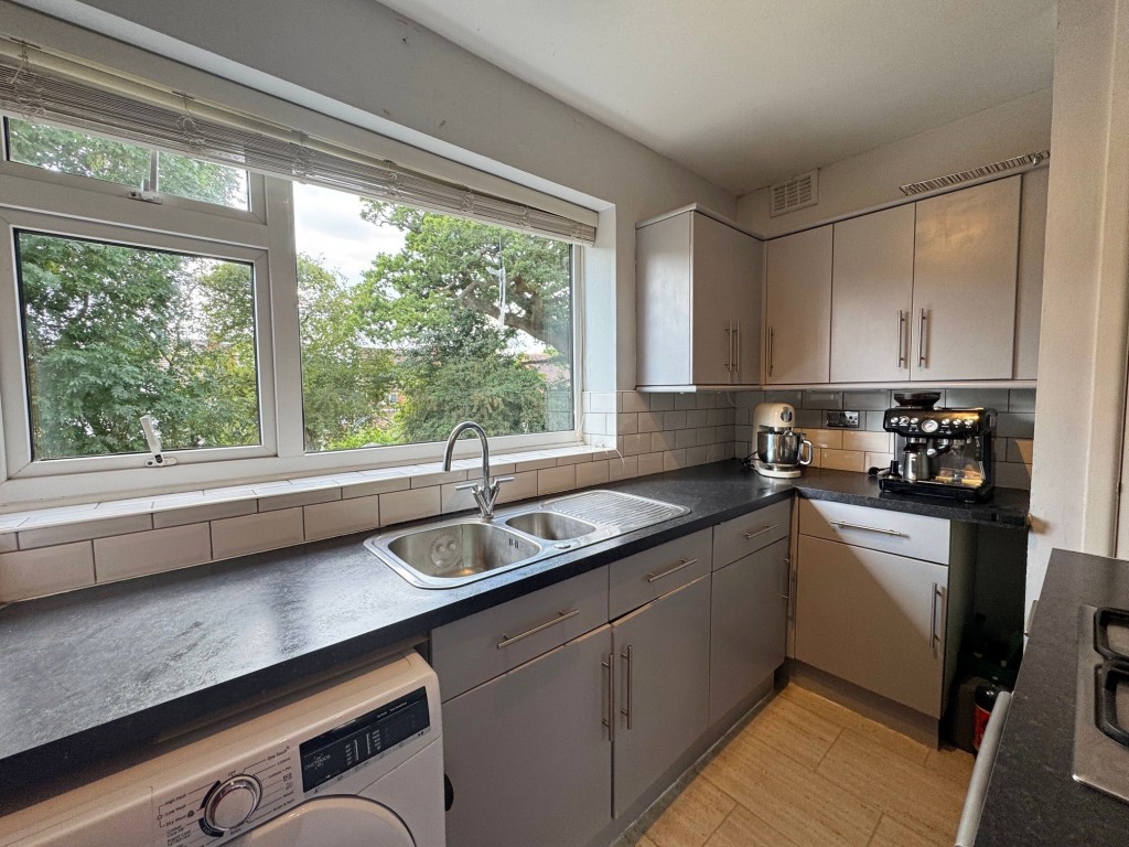 Woodcote Avenue, Kenilworth