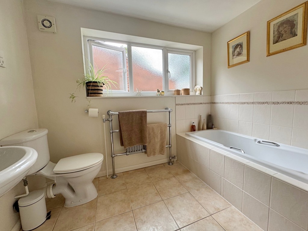 Hawkesworth Drive, Kenilworth
