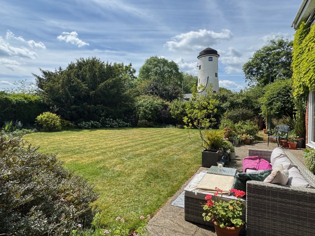 Hawkesworth Drive, Kenilworth