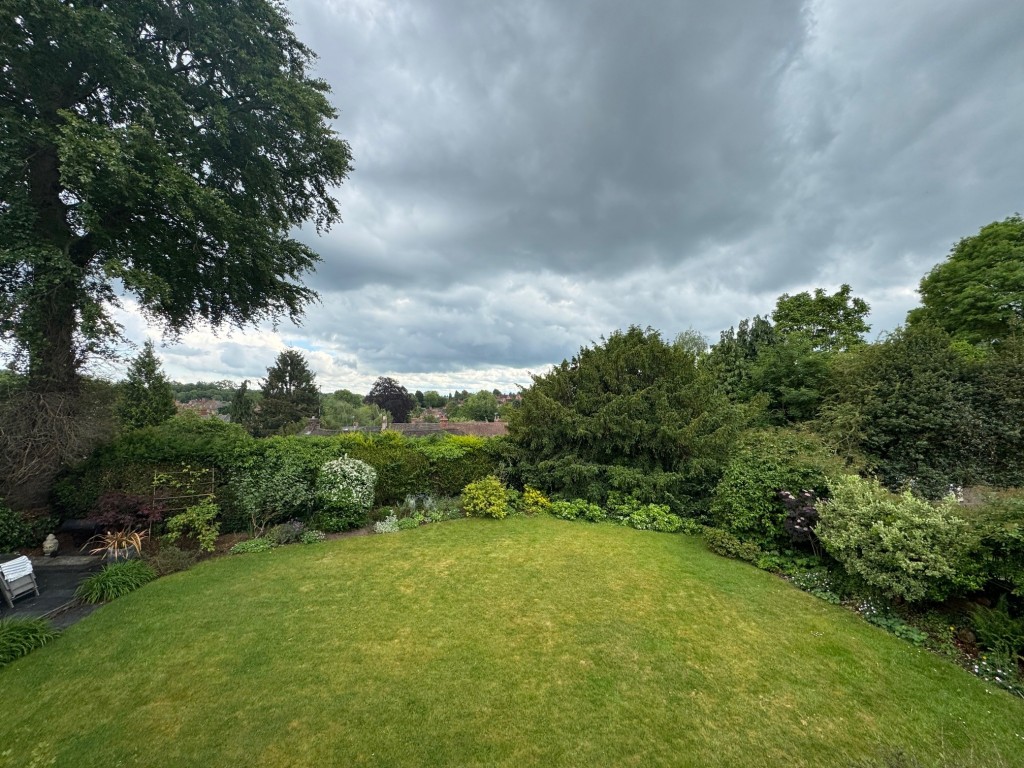 Hawkesworth Drive, Kenilworth