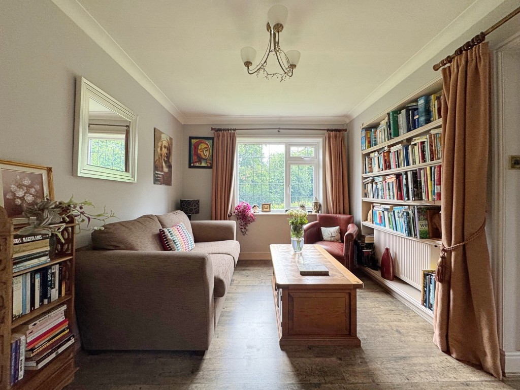 Hawkesworth Drive, Kenilworth