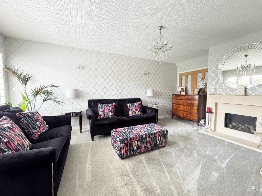 Tulip Tree Avenue, Kenilworth