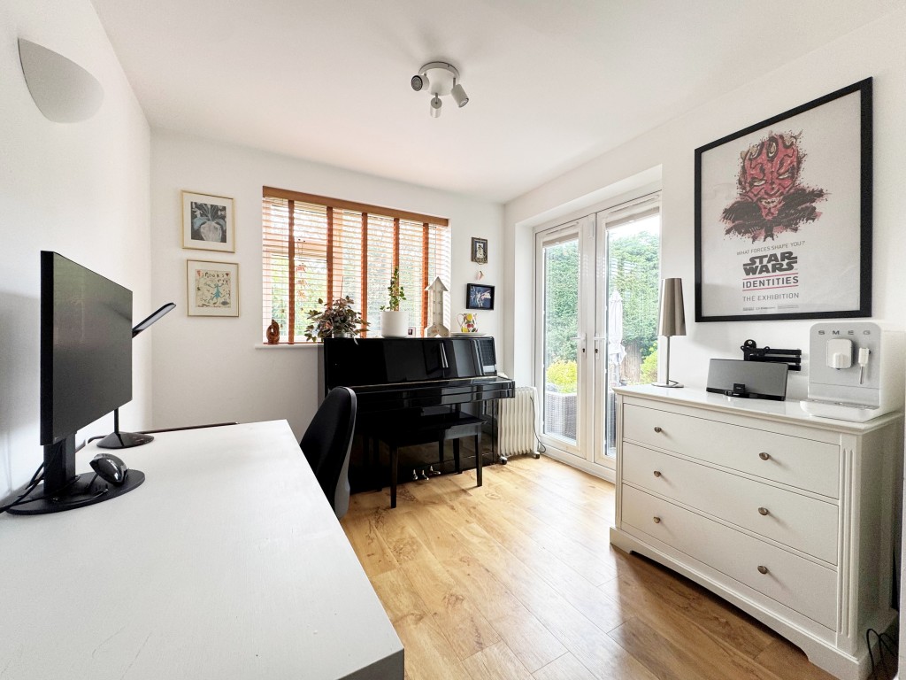 Tulip Tree Avenue, Kenilworth