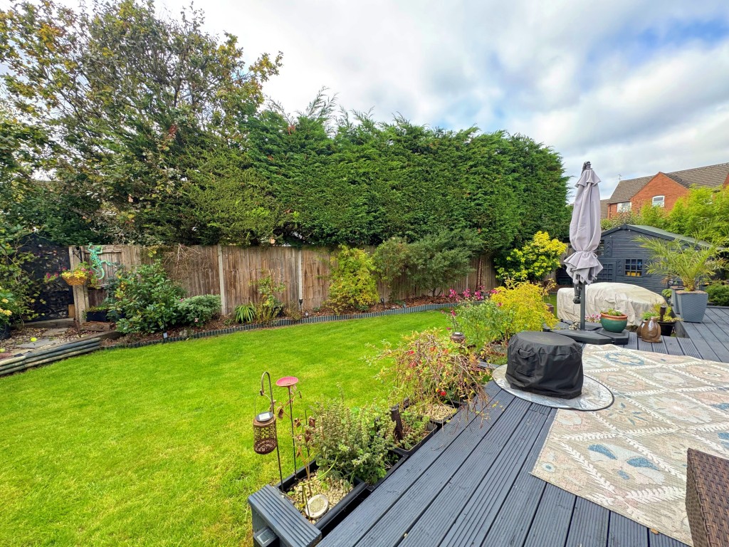Tulip Tree Avenue, Kenilworth