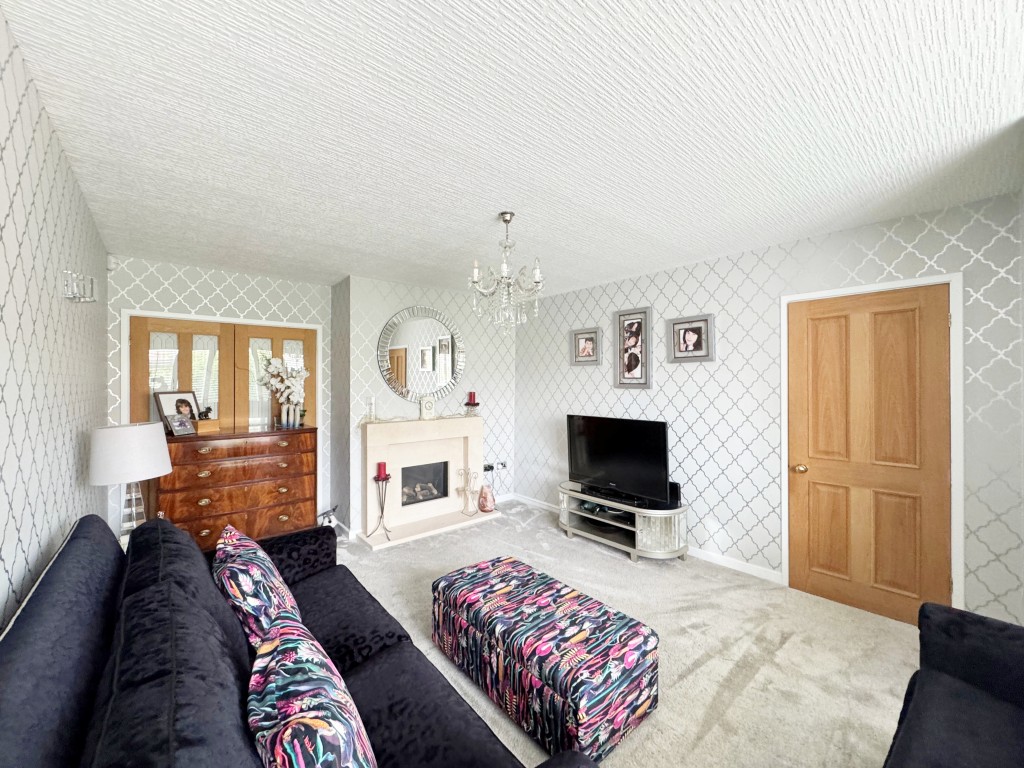 Tulip Tree Avenue, Kenilworth