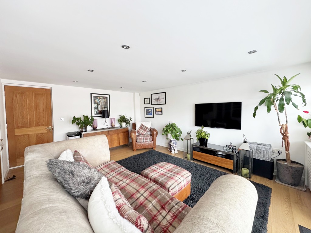 Tulip Tree Avenue, Kenilworth