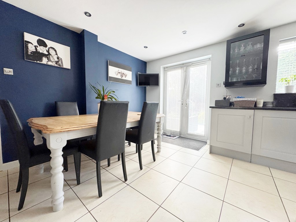 Tulip Tree Avenue, Kenilworth