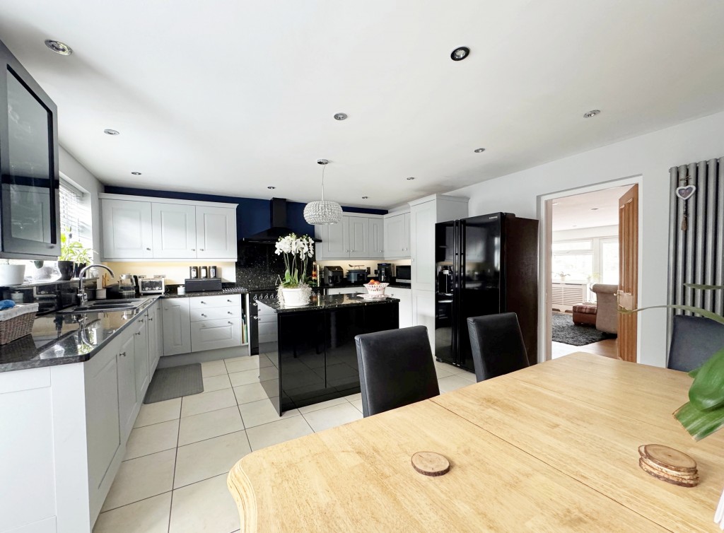 Tulip Tree Avenue, Kenilworth