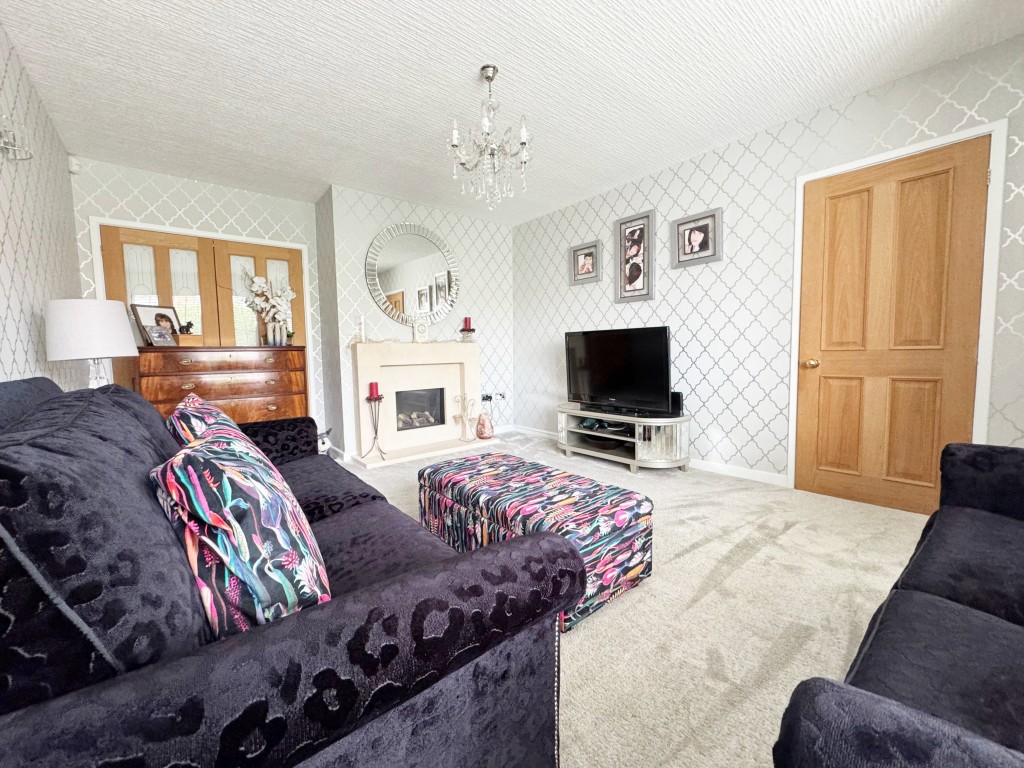 Tulip Tree Avenue, Kenilworth