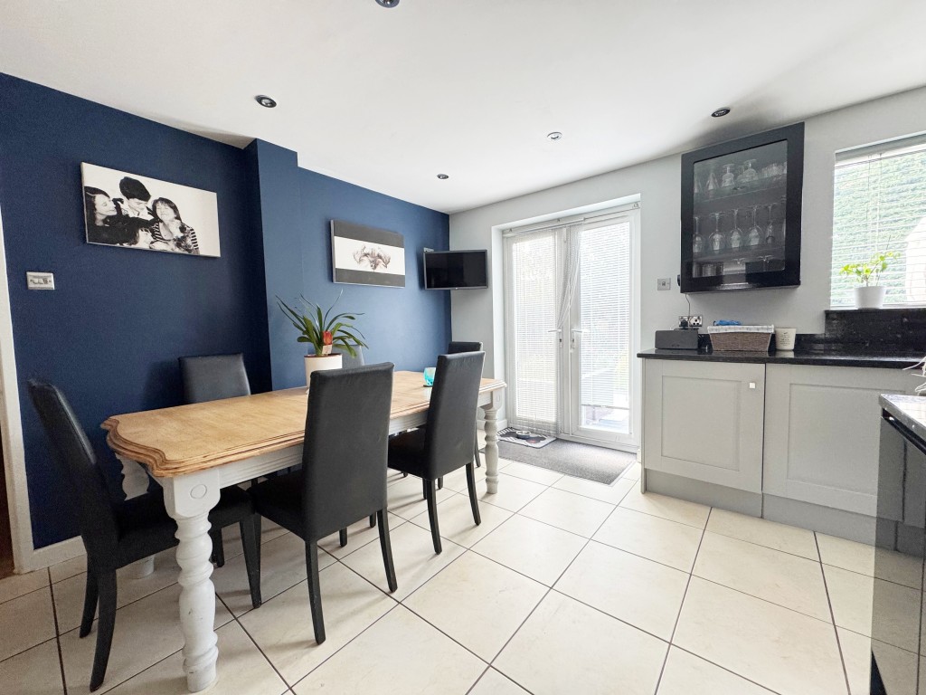 Tulip Tree Avenue, Kenilworth