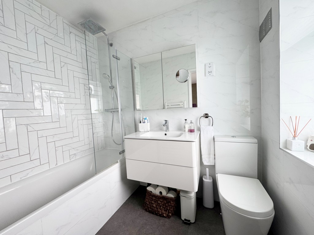 Tulip Tree Avenue, Kenilworth