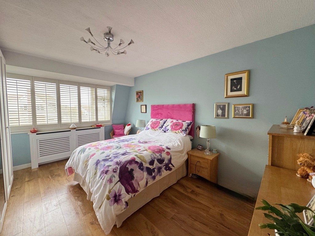 Tulip Tree Avenue, Kenilworth